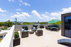 Amazing townhome w/rooftop & BBQ - 15 guest @ MIMO